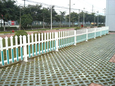 PVC道路護欄
